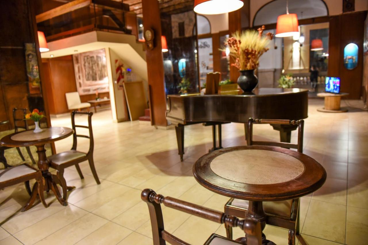 Hotel Sussex Córdoba Buitenkant foto